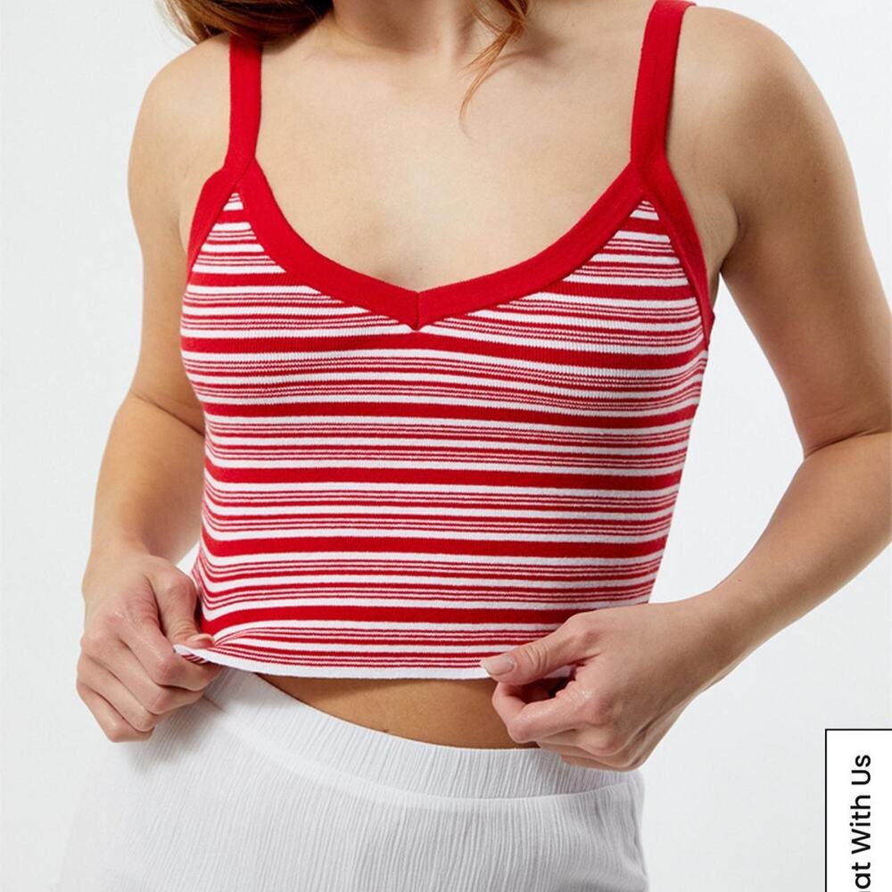 La hearts red and white tank top
